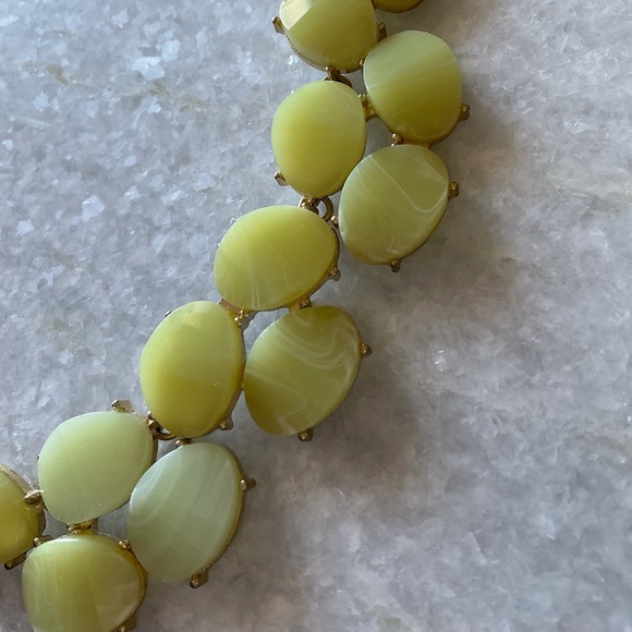 Lime green Apron Necklace - Picture 3 of 5